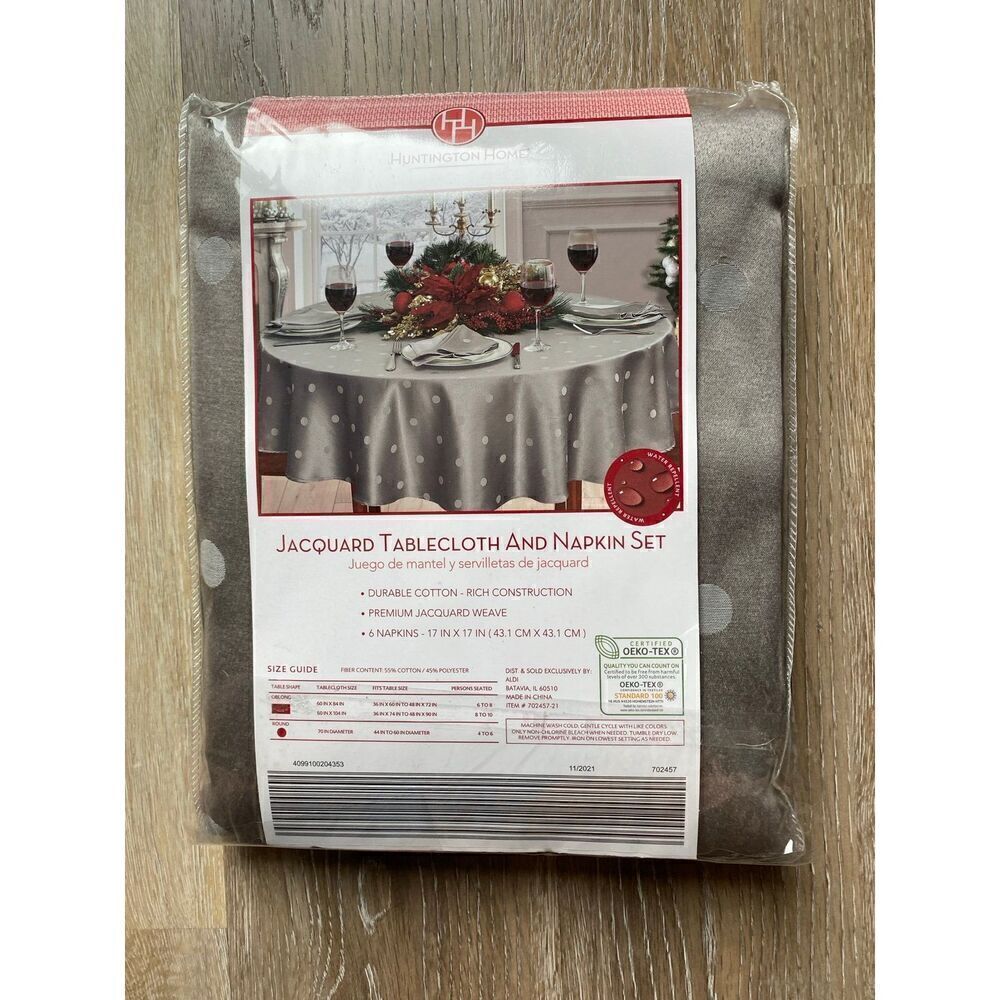 Huntington Home Napkin and Tablecloth set